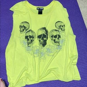 Tank top with skulls
